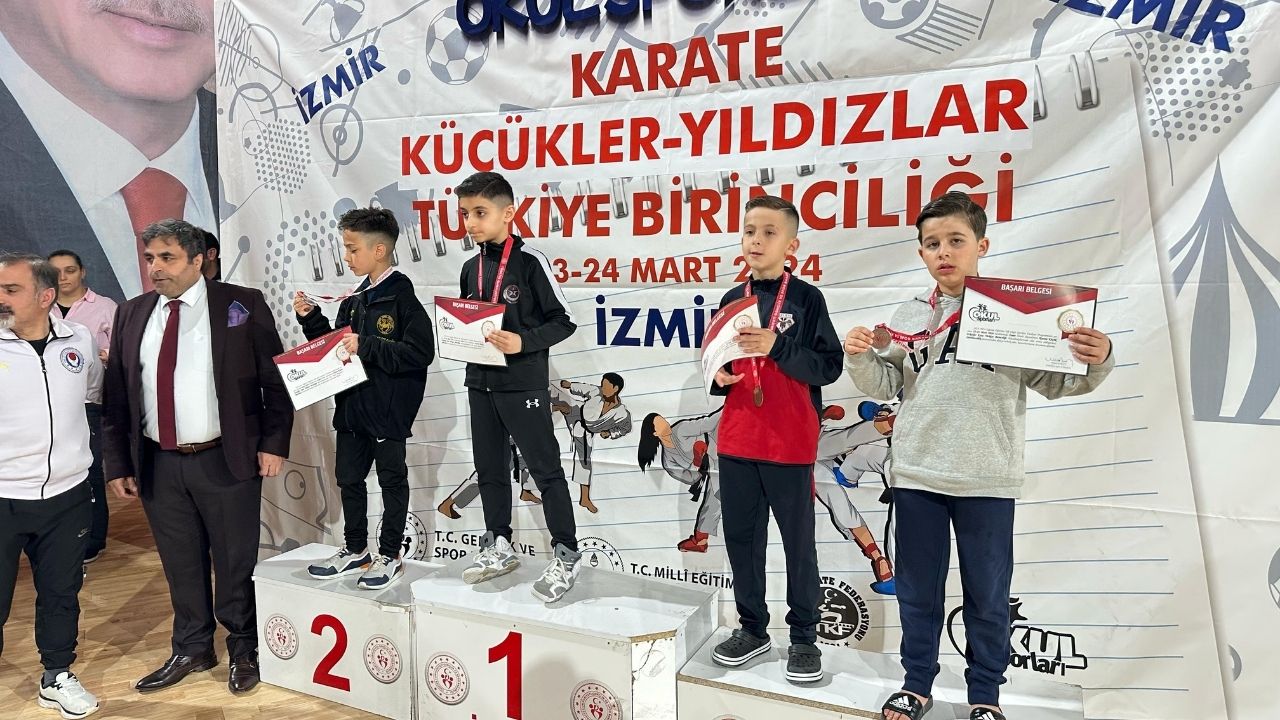 Karate Türkiye Şampiyonası'nda Üçüncülük 