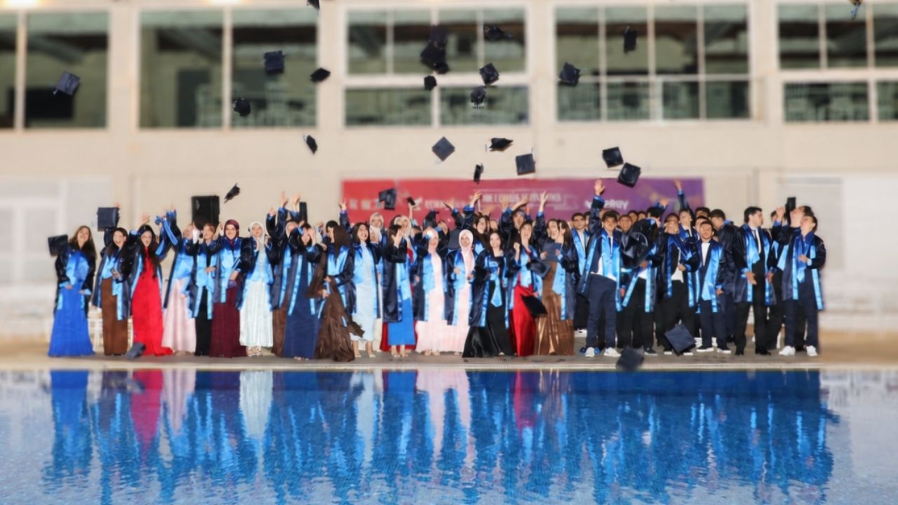 12. Sınıf Öğrencilerimize Heyecan Dolu Veda