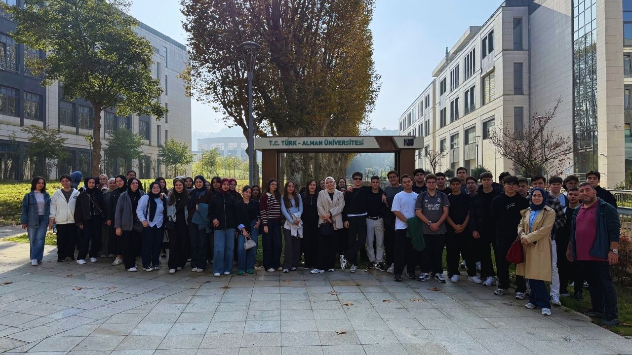 12. Sınıflarımız Üniversite Kampüsünde