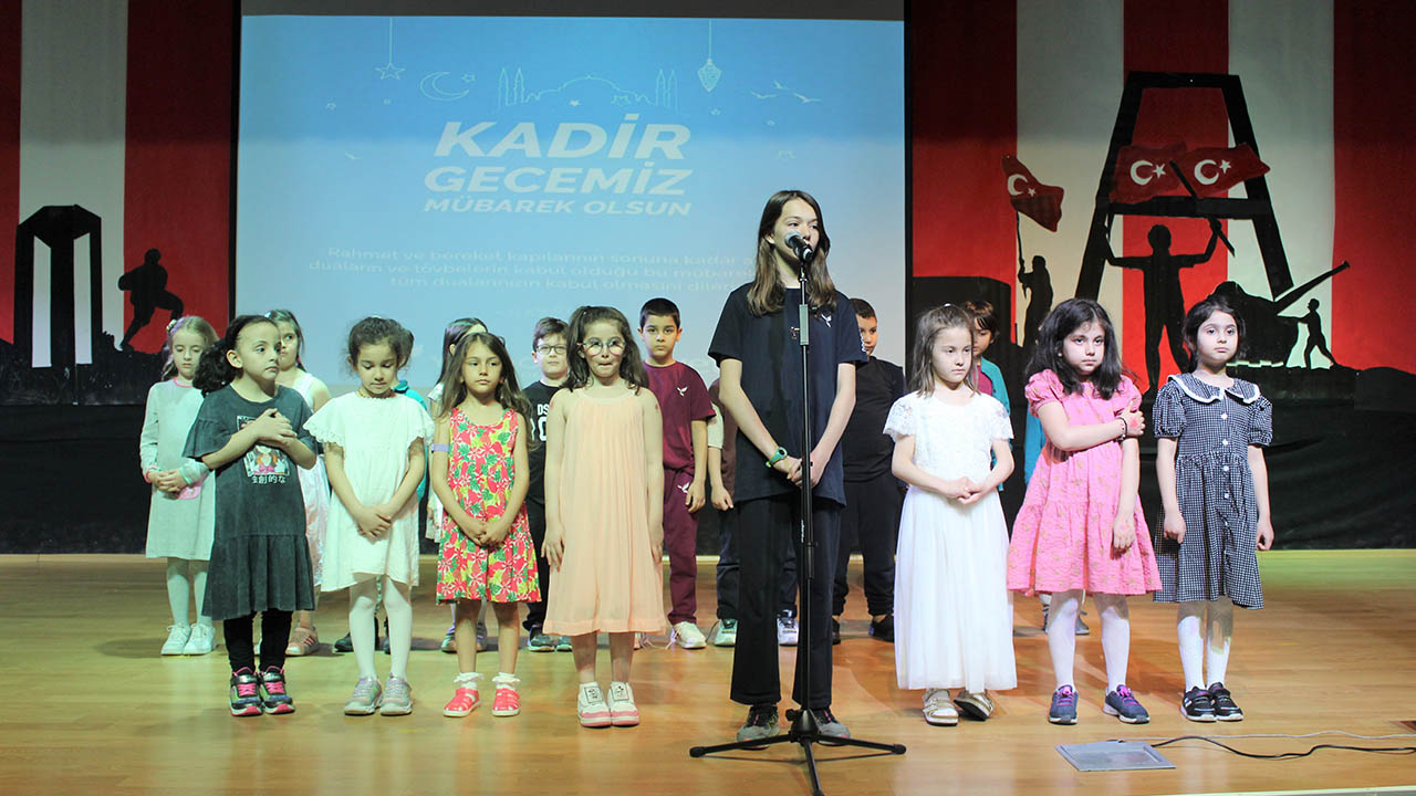 Kadir Gecemiz Mübarek Olsun