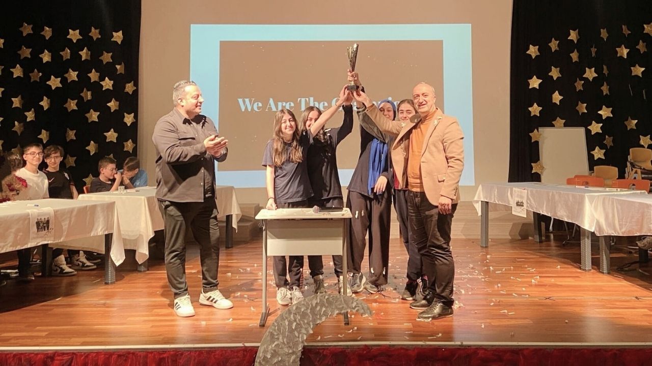 İngilizce Bilgi Yarışmasında Kıyasıya Rekabet