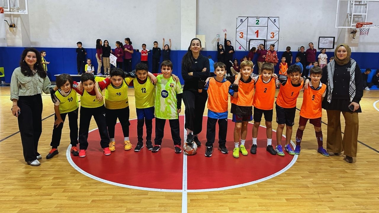 Sahada Rekabet Ve Dostluk Bir Arada