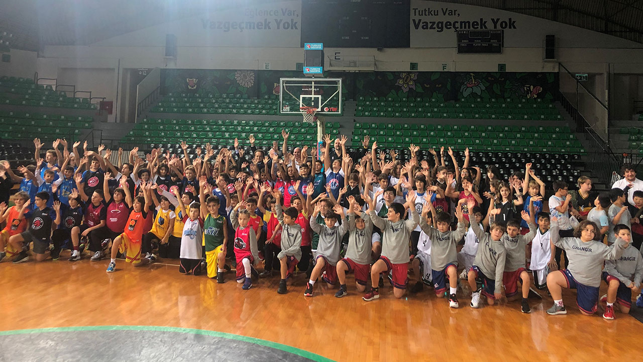 Öğrencilerimiz Jr. NBA BİDEV Ligi Açılış Etkinliği'nde 