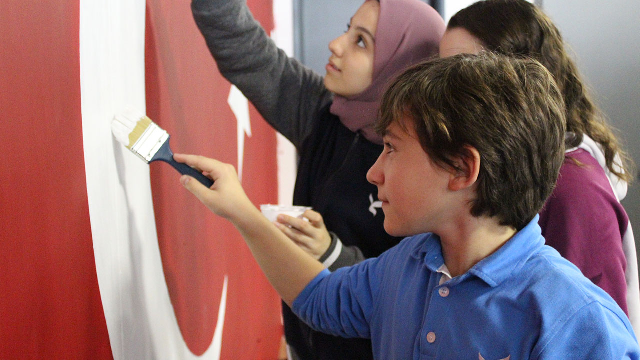 Bayrak Temalı Mini Sanat Sergisi 