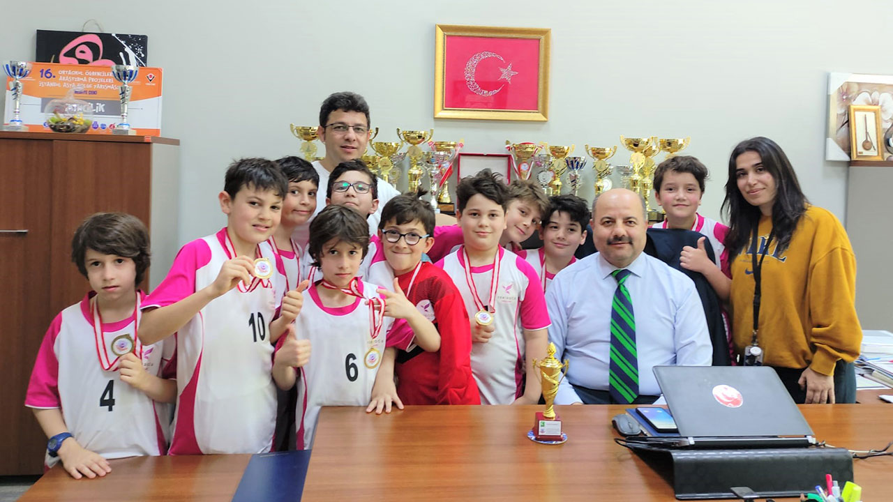 Yeşilay Futbol Turnuvası'nda Öğrencilerimiz İlçe Birincisi