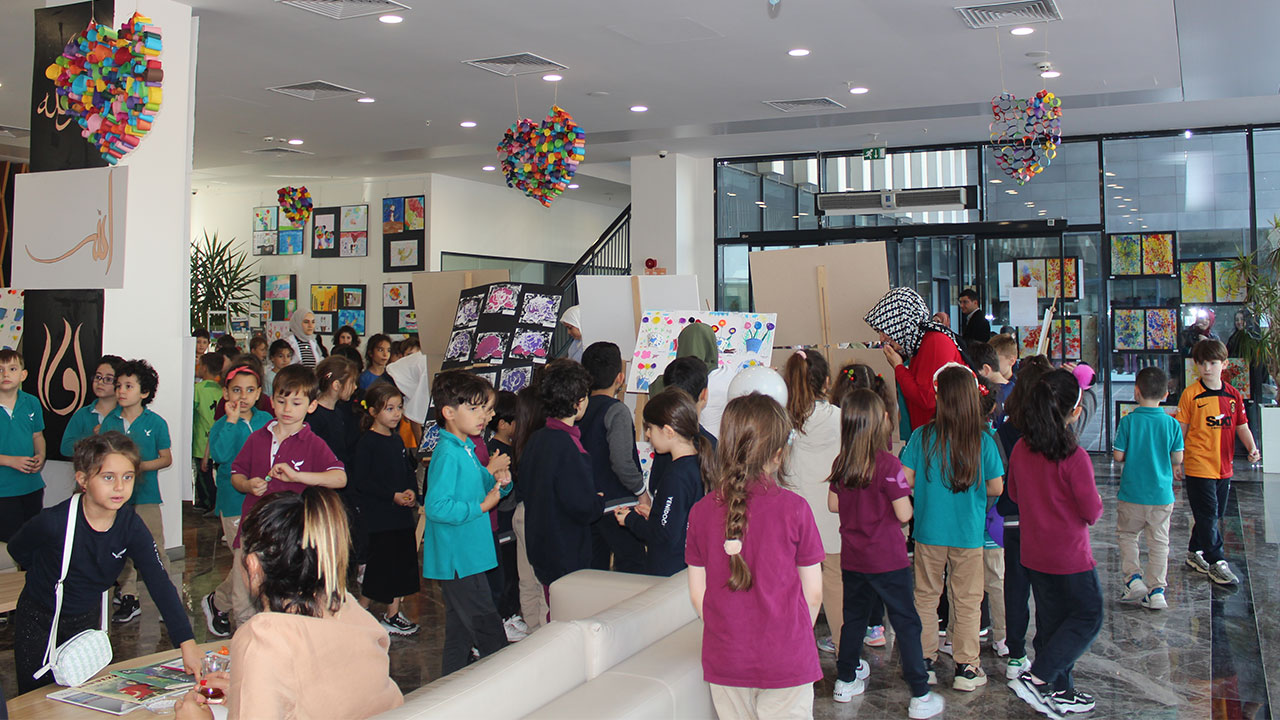 “Sevgi” Temalı Yıl Sonu Sanat Sergisi